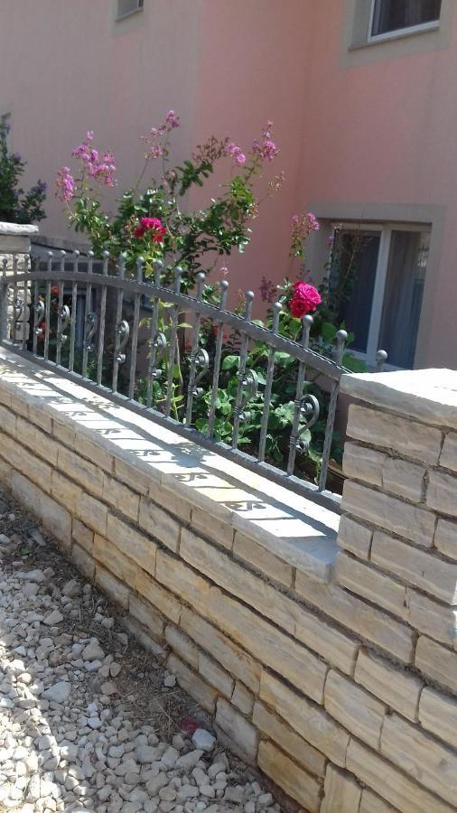 Apartments Villa Marija Gornji Karin Dış mekan fotoğraf